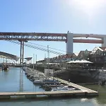 Apartamento April Bridge House