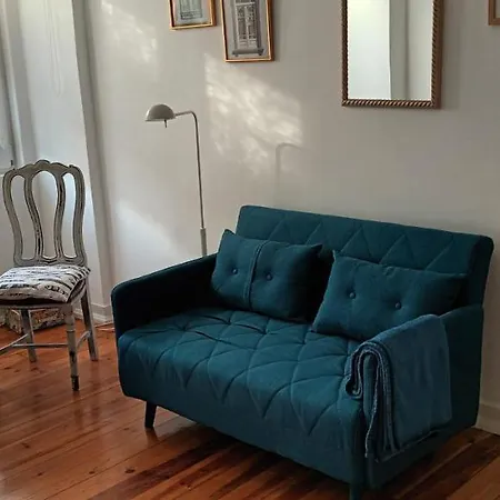 April Bridge House Lisboa