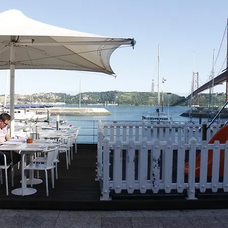 April Bridge House Appartement Lissabon