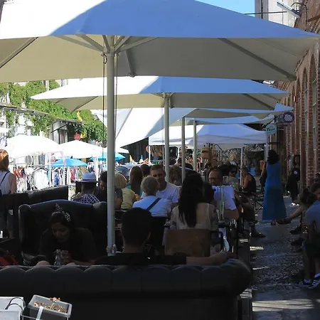 April Bridge House Lisboa