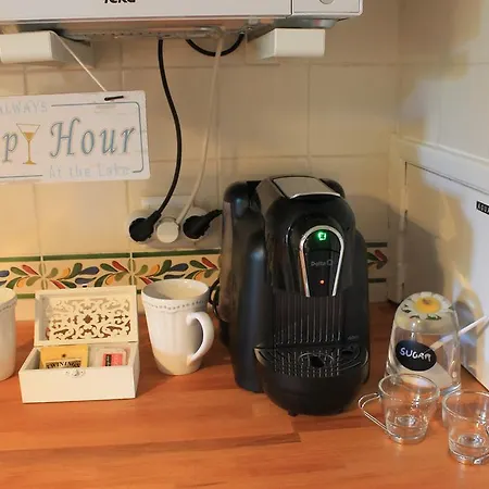 April Bridge House Lisboa