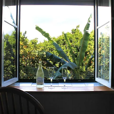 April Bridge House Lisboa