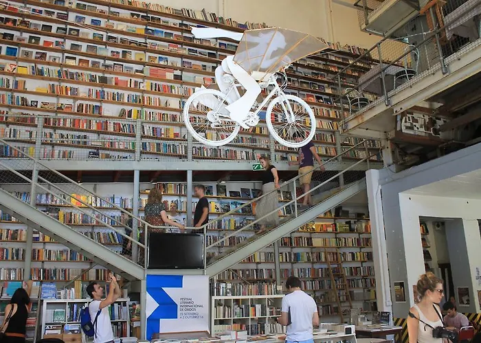 April Bridge House * Lizbona