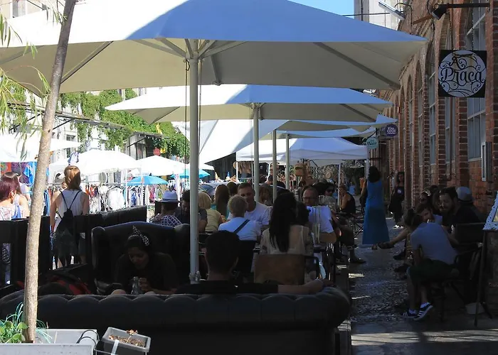 April Bridge House Lizbona