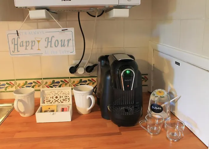 April Bridge House Lisboa