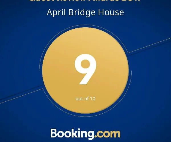 Apartament April Bridge House