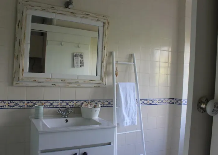 April Bridge House Lizbona