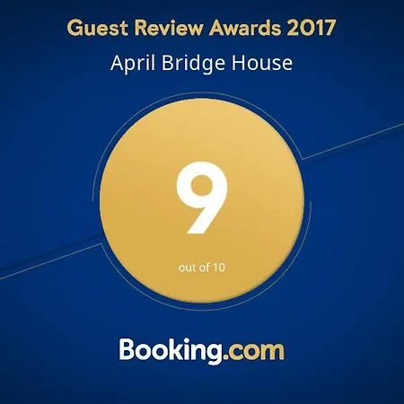 Apartamento April Bridge House